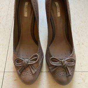 Grocery D Martin N Tumbled Leather Women’s Heel